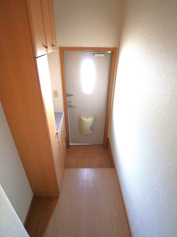 エル・ガーデンBの玄関