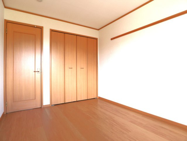 エル・ガーデンBの洋室