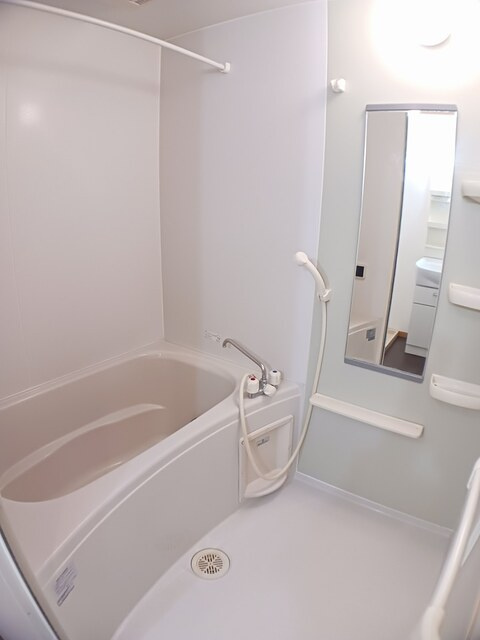 エル・ガーデンBの浴室