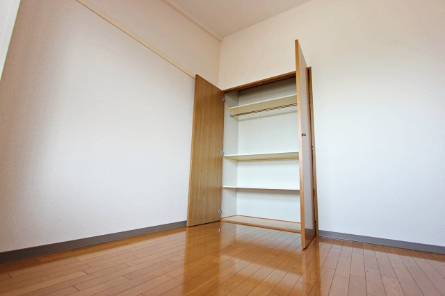 ブロッサム柿木の洋室|洋室の収納