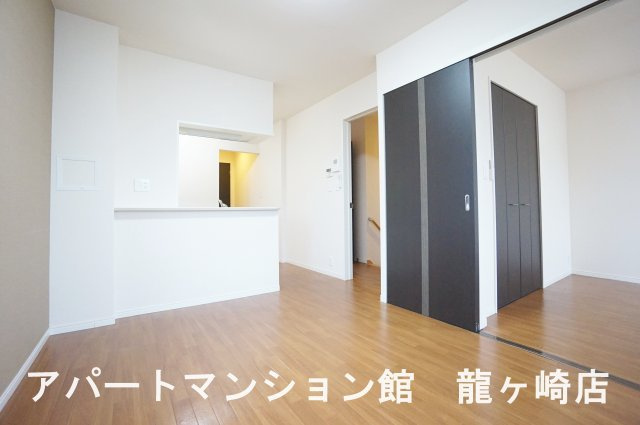 アーミストⅡの居間・リビング