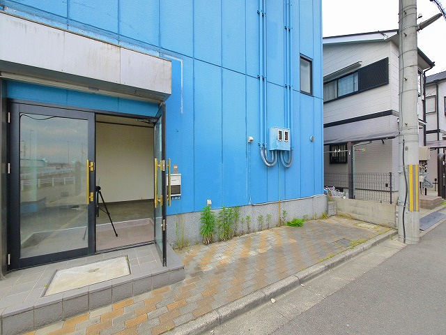 三条大路1丁目店舗のエントランス