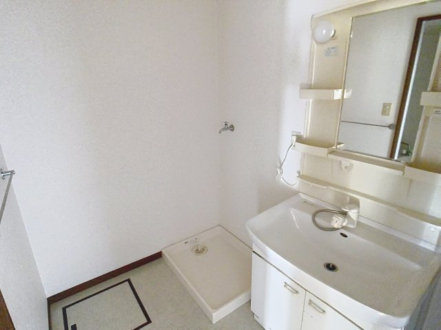 メゾンパークサイドの洗面所