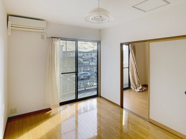 メゾンパークサイドの居間・リビング