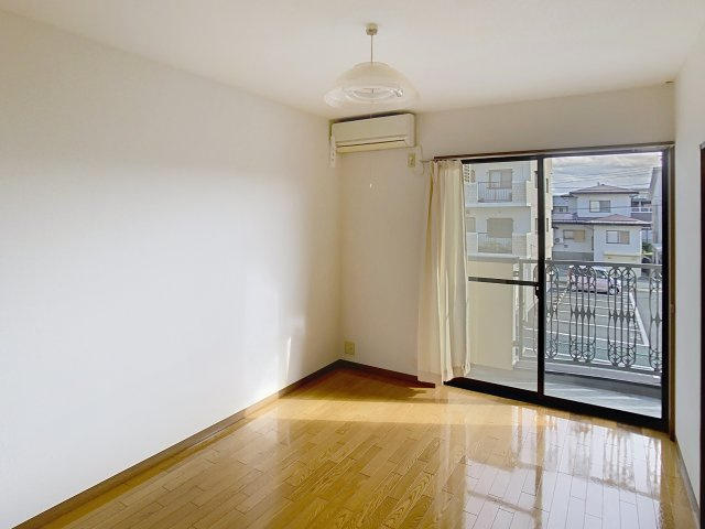 メゾンパークサイドの居間・リビング