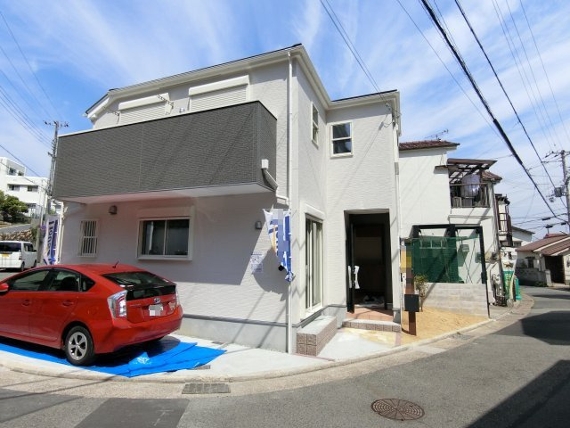 神戸市第8垂水区千鳥が丘　新築戸建の前面道路含む現地写真|前道も広いです