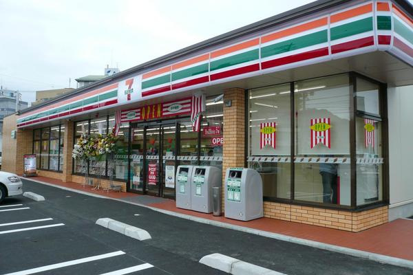 ジュネス伊伝居2のバルコニー|セブンイレブン