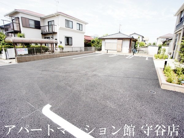 谷井田レジデンスの駐車場