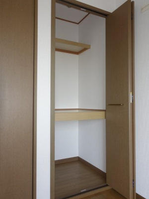 【収納】 | ガーデンヒルズ仏向Ⅲ | ガーデンヒルズ仏向Ⅲ　物入れ