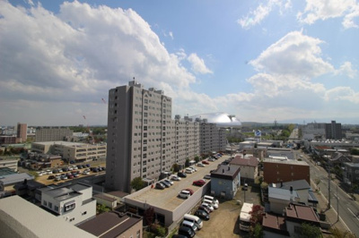 【展望】 | グローバル月寒東 | 周辺に背の高い建物もなく、札幌ドームまではっきりと見渡せます