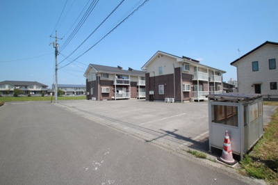 【駐車場】 | ブルックサイドヴィラA | 駐車場２台込み