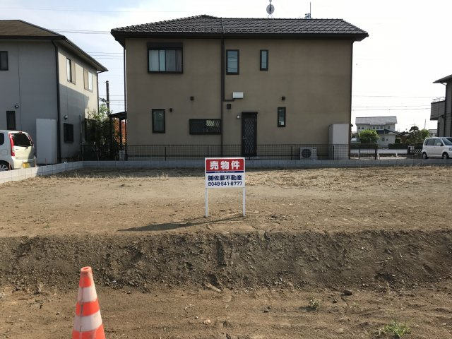 鴻巣市愛の町の売地の外観|外観の写真です。正面から撮影しています。
