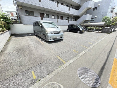 【駐車場】 | ガーデン平尾PAT1 | いつでも目の届く敷地内に駐車場があります♪お車をお持ちのファミリーさんにオススメです☆