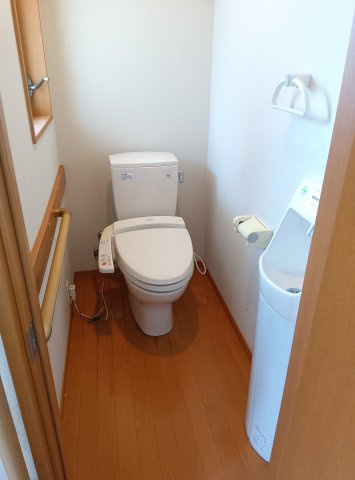 西金沢4丁目Ｋ貸家のトイレ|1階トイレ
