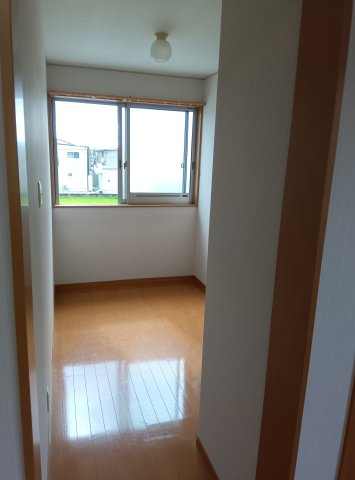 西金沢4丁目Ｋ貸家の洋室|2階