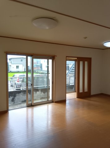 西金沢4丁目Ｋ貸家の居間・リビング