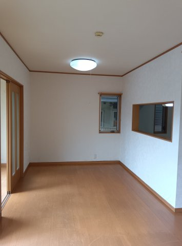 西金沢4丁目Ｋ貸家の居間・リビング