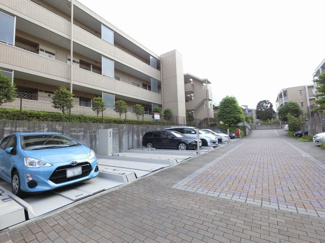 【駐車場】