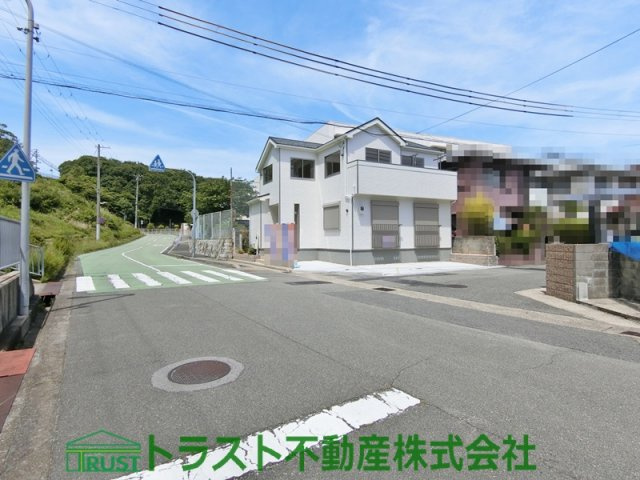 神戸垂水西脇　新築戸建の前面道路含む現地写真
