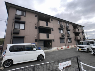 【外観】 | ロイヤルガーデン上牧Ｂ棟 | 外観もきれいです