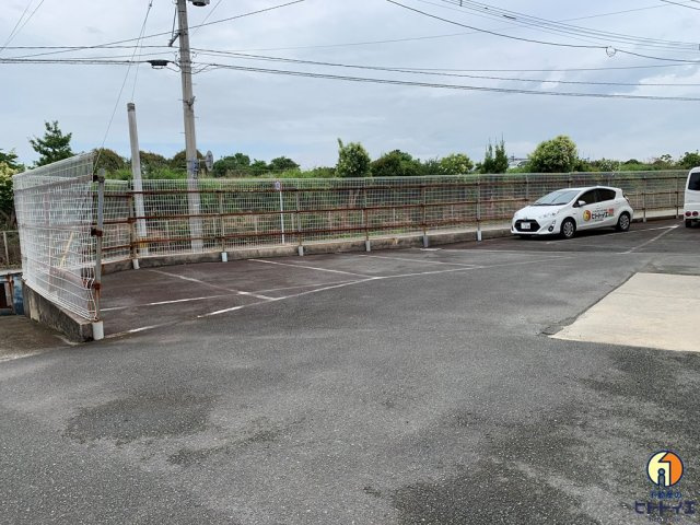 コーポ橋村IIの駐車場