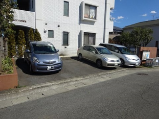【駐車場】 | いつでも目の届く敷地内に駐車場があります♪荷物がかさばりがちなお買物にも、敷地内駐車場があると便利ですよね☆