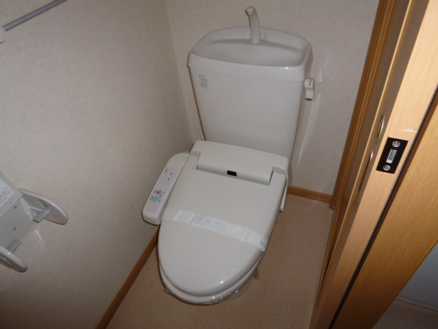 フォレストパークＢのトイレ|シャワー付きトイレ