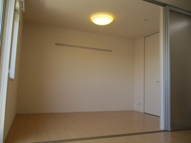 グリーン リヴァージュの洋室|南洋室5帖