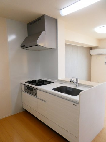 グリーン リヴァージュのキッチン|コンロ、グリルが付いたシステムキッチン