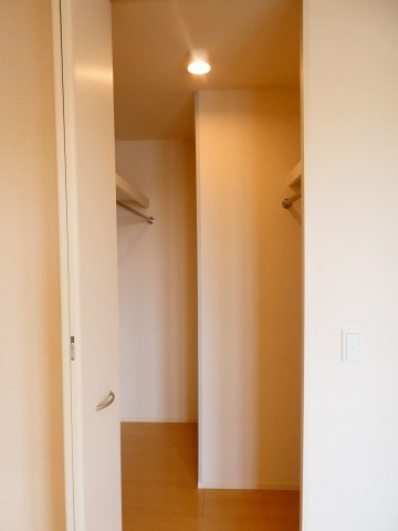 グリーン リヴァージュの収納|収納たっぷりウォークインクローゼット