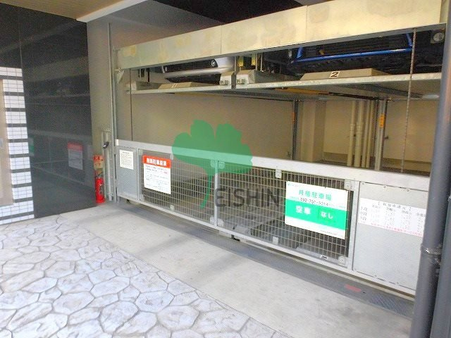 エンクレスト博多駅南2の駐車場