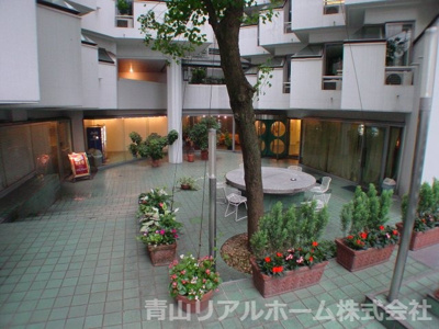 【エントランス】 | ビラ・モデルナ