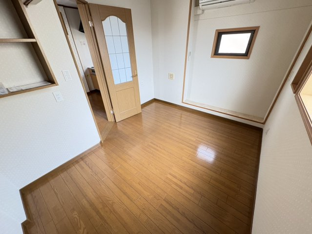 コーポアオイの洋室