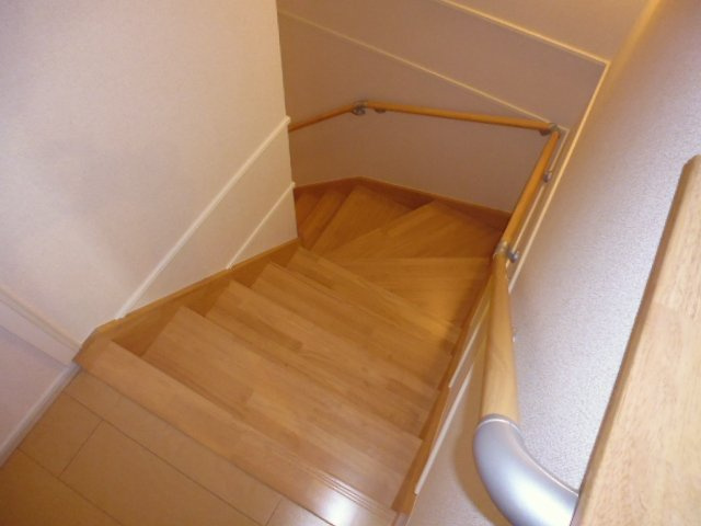 アルフォートの内装|階段