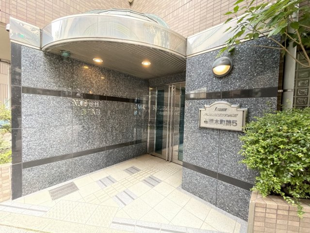 日神パレステージ板橋第５のエントランス