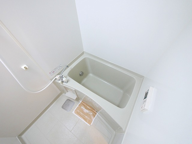 サンクコール朝和　B棟の浴室|コンパクトで使いやすいお風呂です