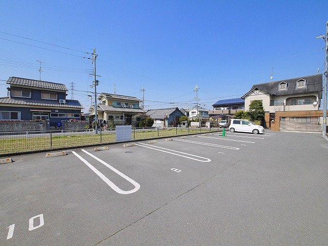 アメニティー・ユウAの駐車場|カースペースがあります