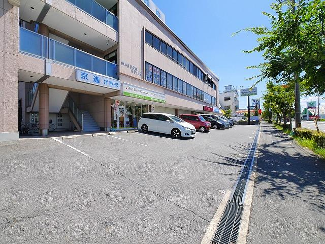 マスダビルの駐車場