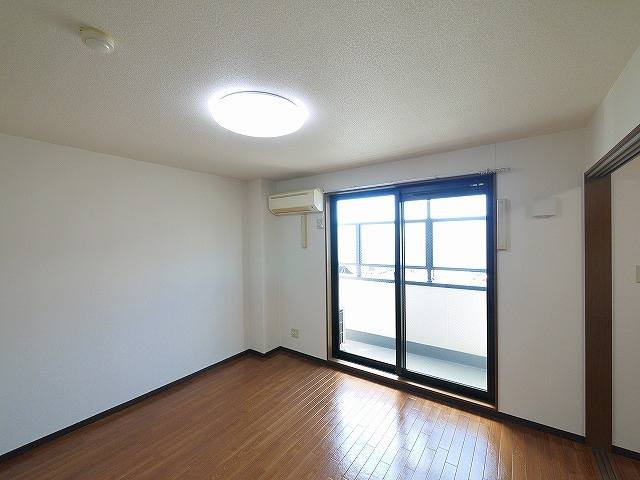 ドルフⅢの洋室|スタンダードな洋室です