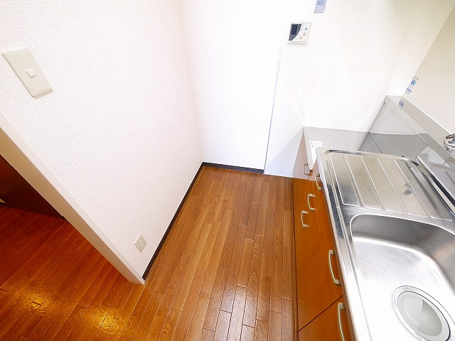 ドルフⅢのキッチン|コンパクトなキッチンで掃除もラクラク