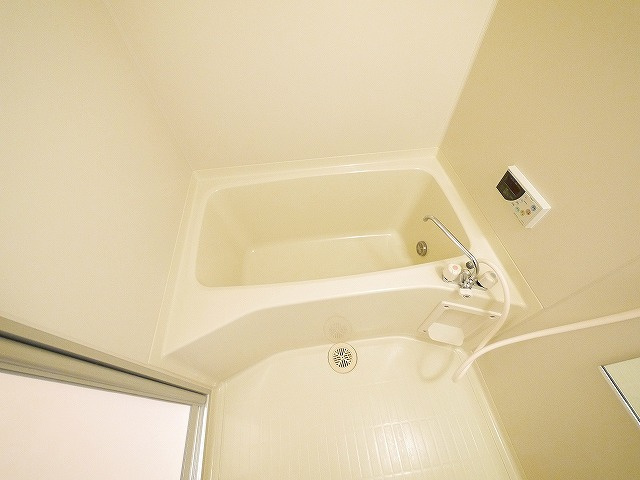 ドルフⅢの浴室|日々の疲れを癒すお風呂付です