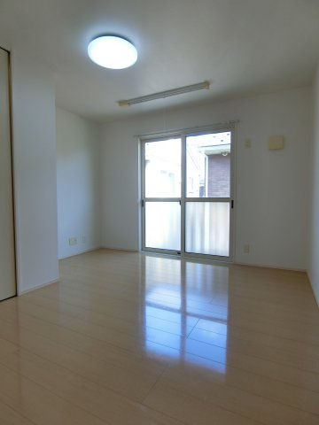 ブリリアントA棟の洋室