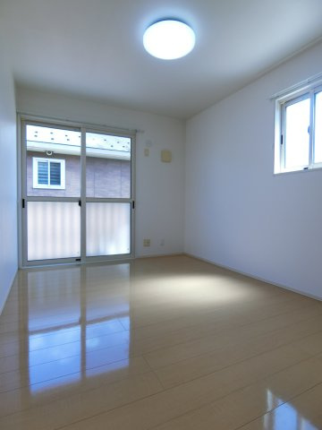 ブリリアントA棟の洋室