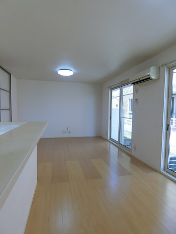 ブリリアントA棟の居間・リビング