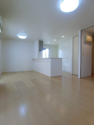 ブリリアントA棟の居間・リビング