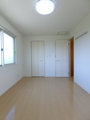 ブリリアントA棟の居間・リビング