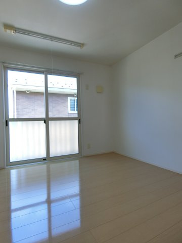 ブリリアントA棟の居間・リビング