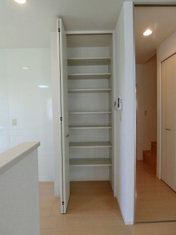 ブリリアントA棟の居間・リビング