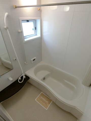 ブリリアントA棟の浴室