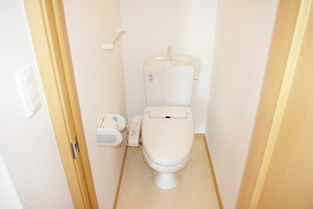 コモドビラⅧのトイレ|コンパクトで使いやすいトイレです